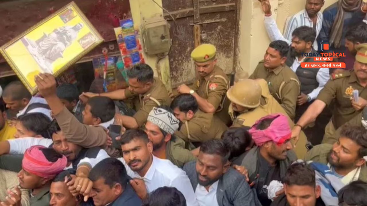 मणिकर्णिका घाट पर पाल समाज का प्रदर्शन