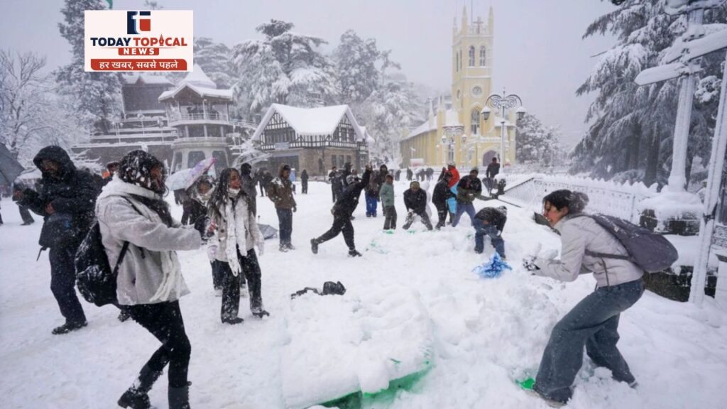 पहाड़ी क्षेत्रों में बर्फबारी 