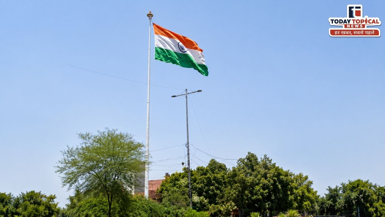 National Flag: दिल्ली में 115 फुट ऊँचे तिरंगे पर उठे सवाल